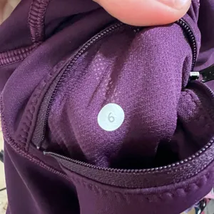 Lululemon purple fleece leggings with zipper thigh pockets WOMENS 6 thumbnail 7