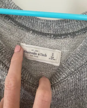 Abercrombie Grey Flowy Sweater thumbnail 4