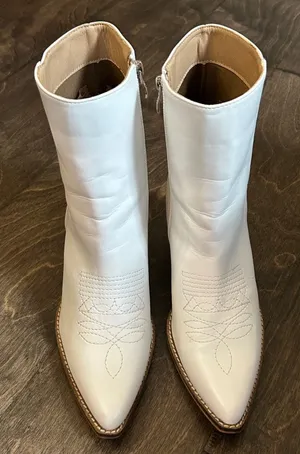 White Western Ankle‎ Boots Pointed Toe Cowboy Booties Size 9 EUR 40 thumbnail 1