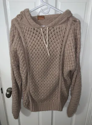 Sweater thumbnail 1
