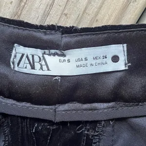 Zara Women's Black Velvet High Rise Wide Leg Pants Size S thumbnail 5