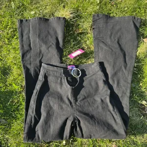 NWT Cut Out O-Ring Belt Black Flare thumbnail 1