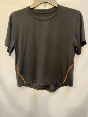 Lululemon Ventilated Open-Back Training T-Shirt in Black with Orange Soda trim thumbnail 4