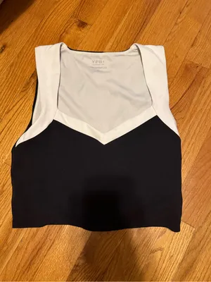 Abercrombie and fitch studioFLEX Black & White Portrait Tank medium thumbnail 2