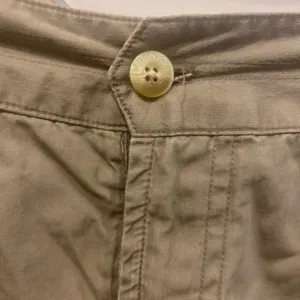 Columbia Women’s Khaki Shorts Hiking Walking Light Weight -‎ Size 12 thumbnail 3