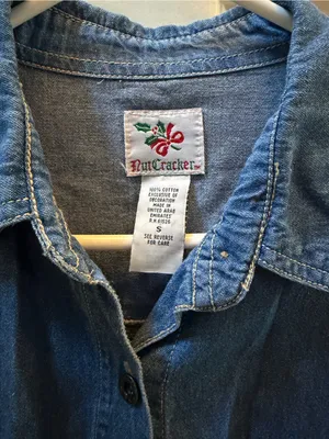 Vintage early 90s Holiday Embroidered Denim Button-Down Shirt thumbnail 3