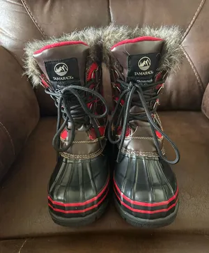Tamarack Black And Red Plaid Women’s Boots thumbnail 1