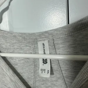All in Motion T-Shirt Womens XXL Gray Ribbed Knit Cropped Crew Flowy Soft‎ Top thumbnail 2