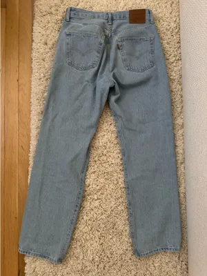 Levi’s 501 Jeans Straight 90s Leg Mid-Rise thumbnail 2