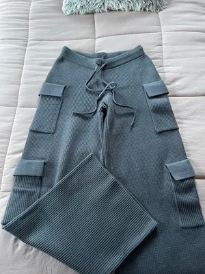 Edikted Wynter cargo knit pants thumbnail 1