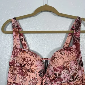 Torrid Women Plus Size 1 D/DD Pink Maroon Floral Tankini Underwire Built in Bra thumbnail 6