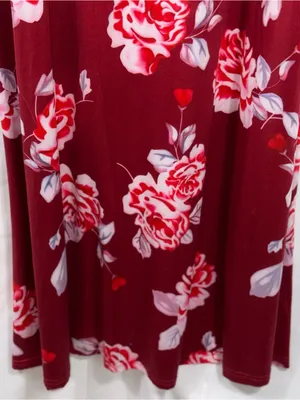 XL Floral Maxi Dress with V-Neck and 3/4 Sleeves thumbnail 4
