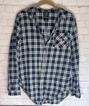 NFL Patriots Blue and White Plaid Button Down Shirt Juniors Woman’s size‎ Medium thumbnail 1