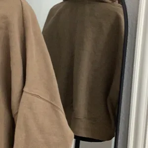 Good American cropped Hoodie thumbnail 3