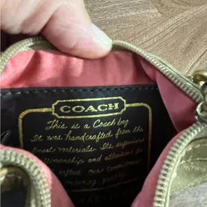 Coach vintage wristlet. Gold w/gold glitter/sparkles thumbnail 7
