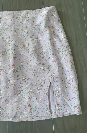 Princess Polly Mini Skirt • Size 4 thumbnail 3