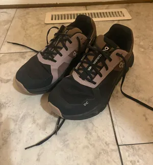 Oncloud On Running Cloudrunner black & dark purple running shoes thumbnail 1