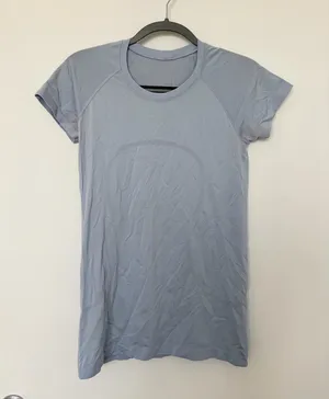 Lululemon shirt  thumbnail 1