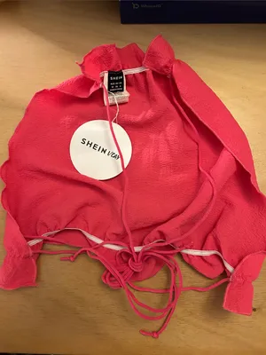 Free with Bundle only!! New Women’s Shein crop Top pink size Medium thumbnail 4