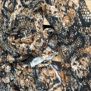 Free People Women’s Size‎ Large Out For The Night Snakeskin Print Blouse thumbnail 7