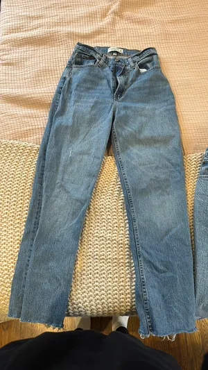The 90s Abercrombie Straight Ultra High-Rise thumbnail 1
