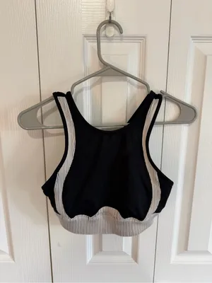 ALO Yoga Electric Sports Bra Black/White Size Small thumbnail 2