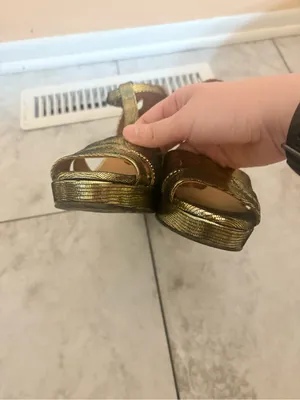 Esska Gold & Black Platform Heels Size 9 thumbnail 3