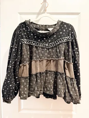 Black floral pearl top thumbnail 2