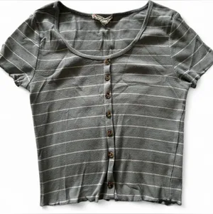 Pink Rose Striped Scoop Neck Button-Front Crop Top size M thumbnail 1