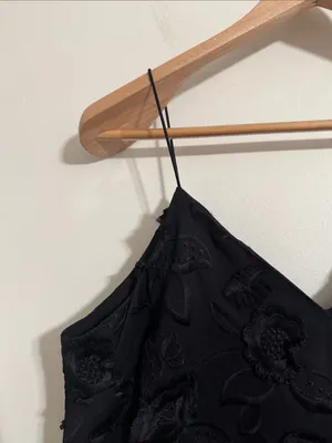 Ophelia Roe Black Floral Embroidery Appliqué Spaghetti Strap Tank Top/Camisole M thumbnail 3