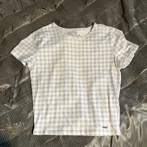 Hollister Baby Tee Light Grayish/Blue & White XS thumbnail 1