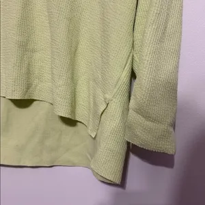 Maurices Soft Neon Green/Yellow Textured V-Neck High Low Top thumbnail 6