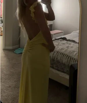 Beginning Boutique Prom Dress thumbnail 3