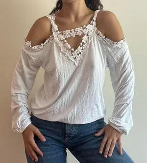 venus white cutout top size m thumbnail 1