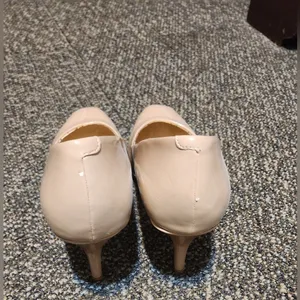 Madden Girl Women's Cream Pumps thumbnail 5