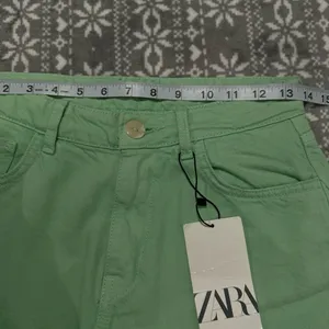 NWT Zara High Rise Straight Jeans Mint‎ Green Raw Hem Size 4 Minimalist Casual thumbnail 9