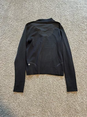 Lululemon Quarter-Zip Pullover thumbnail 3