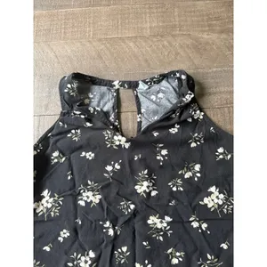 Old Navy Women's Luxe Black White Floral Swing‎ Tank Size XS thumbnail 2