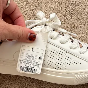 Universal Thread White and Tan Dot Sneakers thumbnail 8