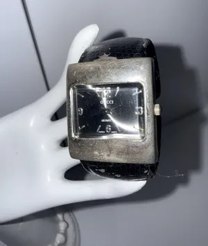 Vintage 1990s Gucci 7800 Black‎ Leather Cuff Watch Needs New Cuff & Battery thumbnail 1