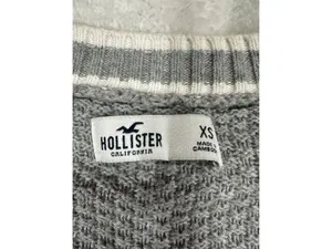 Hollister Cable Knit Pullover Sweater XS Gray V-Neck Long Sleeve Casual Style thumbnail 2