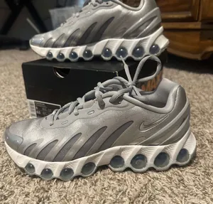Nike Women's Air Max Dn8 Wolf Grey Metallic Silver Sneakers HF5509-001 thumbnail 2