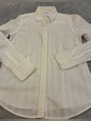 Classic Women’s IZOD Size Small White Button-Down Shirt 100% Cotton thumbnail 2