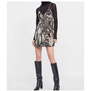 🖤 ZARA Woman Snakeskin Print Mini Dress Tie Back Adjustable Straps Sz XS🖤 thumbnail 4