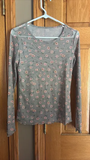 Sheer floral top Gray thumbnail 3