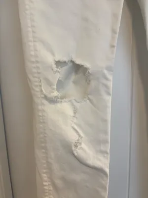 American Eagle Outfitters White Jeans Ripped thumbnail 2