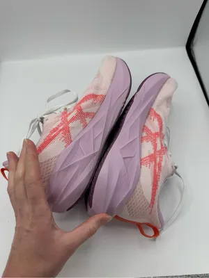 ASICS Novablast 5 Women's Size 9.5 White Coral Reef Running Shoes 1012B766 thumbnail 4