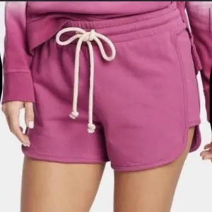 Universal Threads Women's Pink Midrise Shorts thumbnail 1