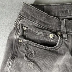 American Eagle 90s Boyfriend Jeans Womens 8 Faded Black High Rise Distressed thumbnail 4