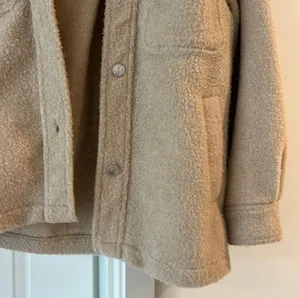 Sherpa fleece shacket jacket beige oversized thumbnail 2
